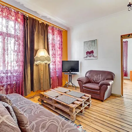 Apartment Toma Street *